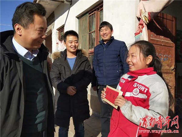 1555942561330038685.jpg 2-1Z130162G0T4.jpg