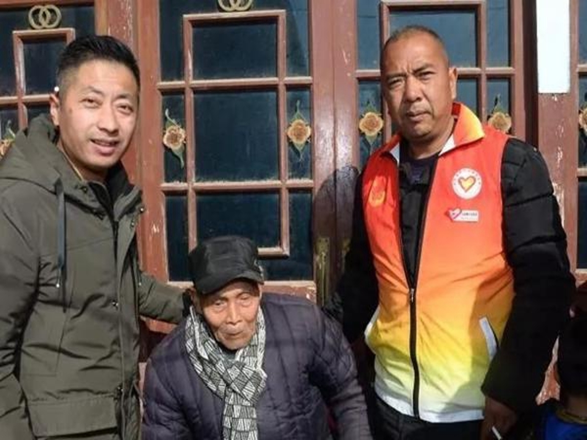 1562741005435057515.jpg 2-1Z426144604334.jpg