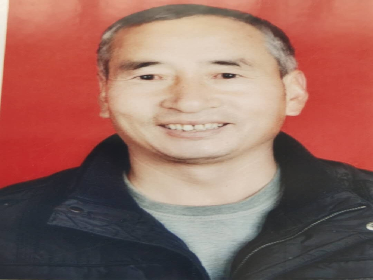 贾智龙证件照 (2).jpg