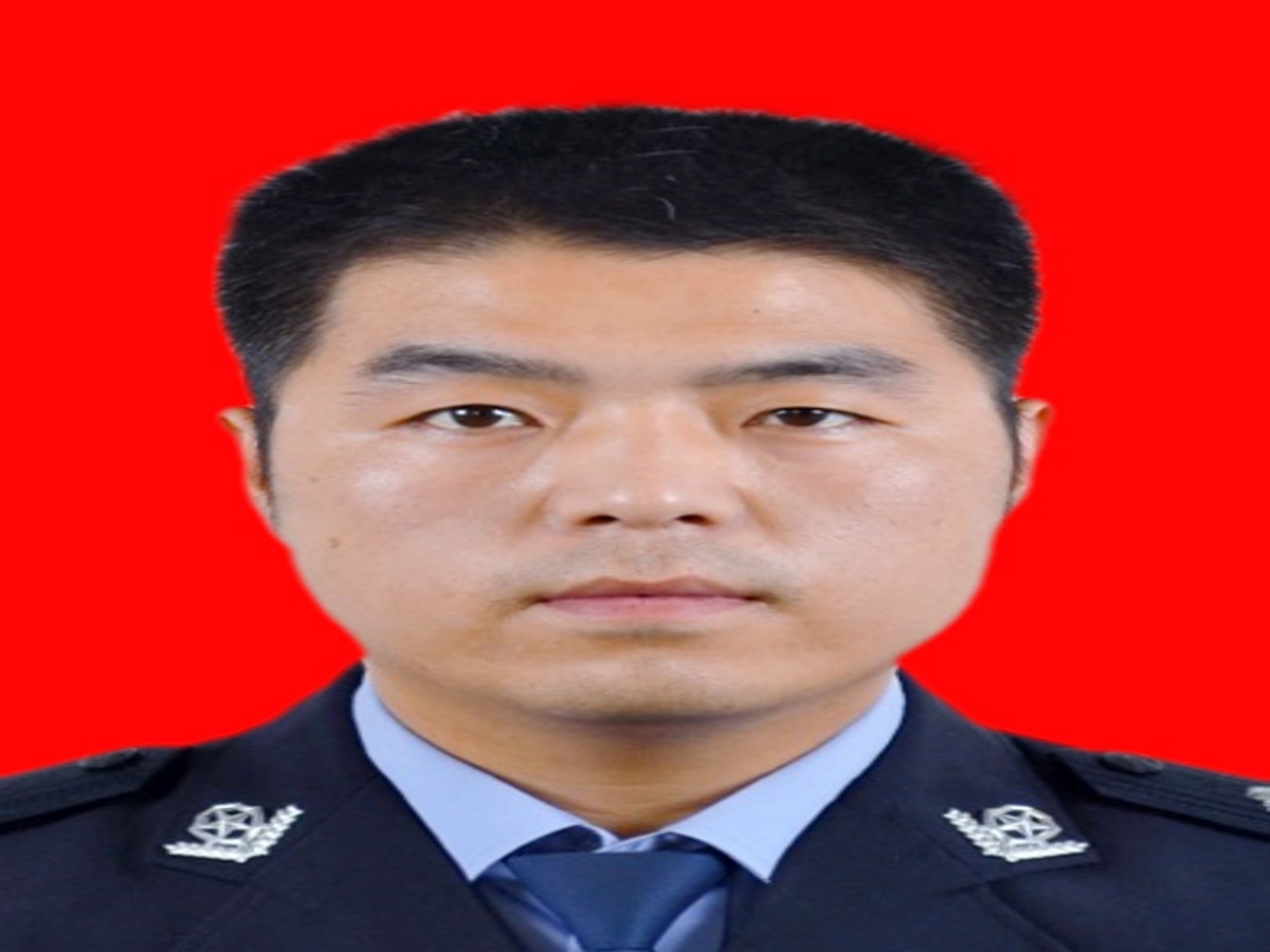 1685605543021004210.jpg 5.梁站立.jpg