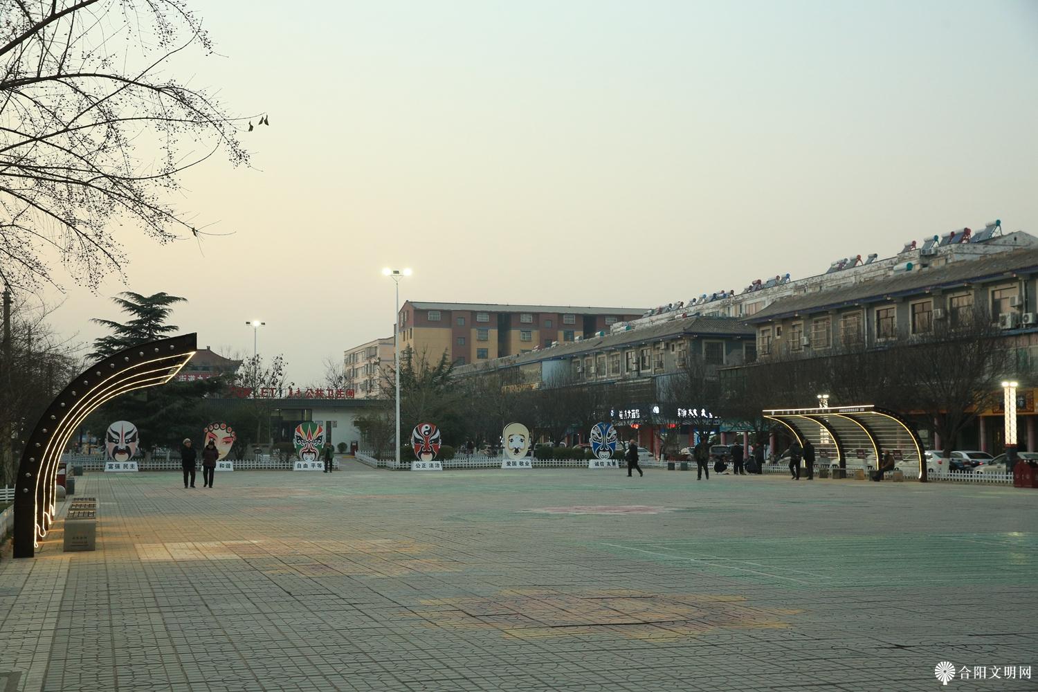 改造提升后的西环路广场1.jpg
