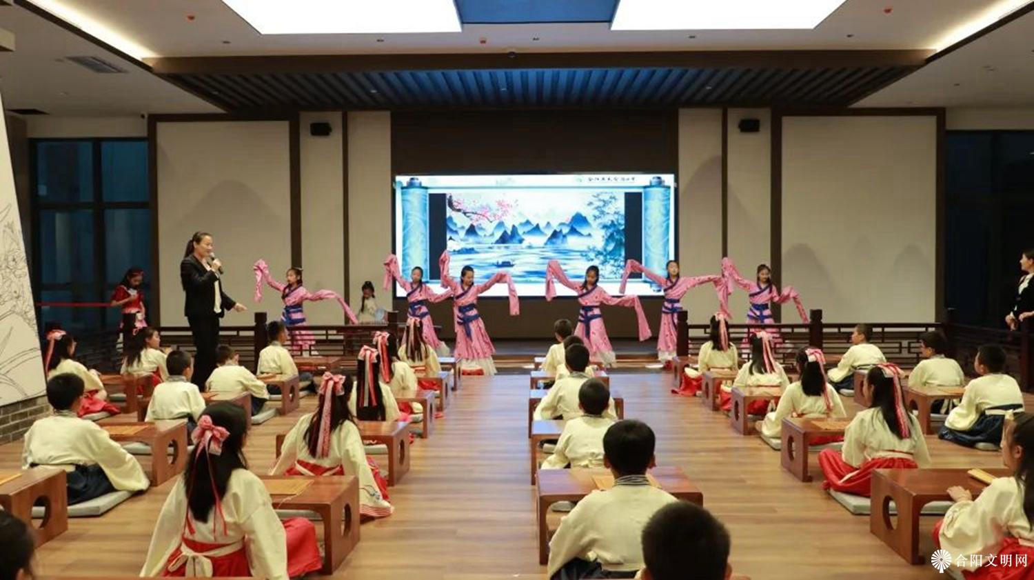 3.青少年活动中心举行诗经文化主题教育活动.jpg