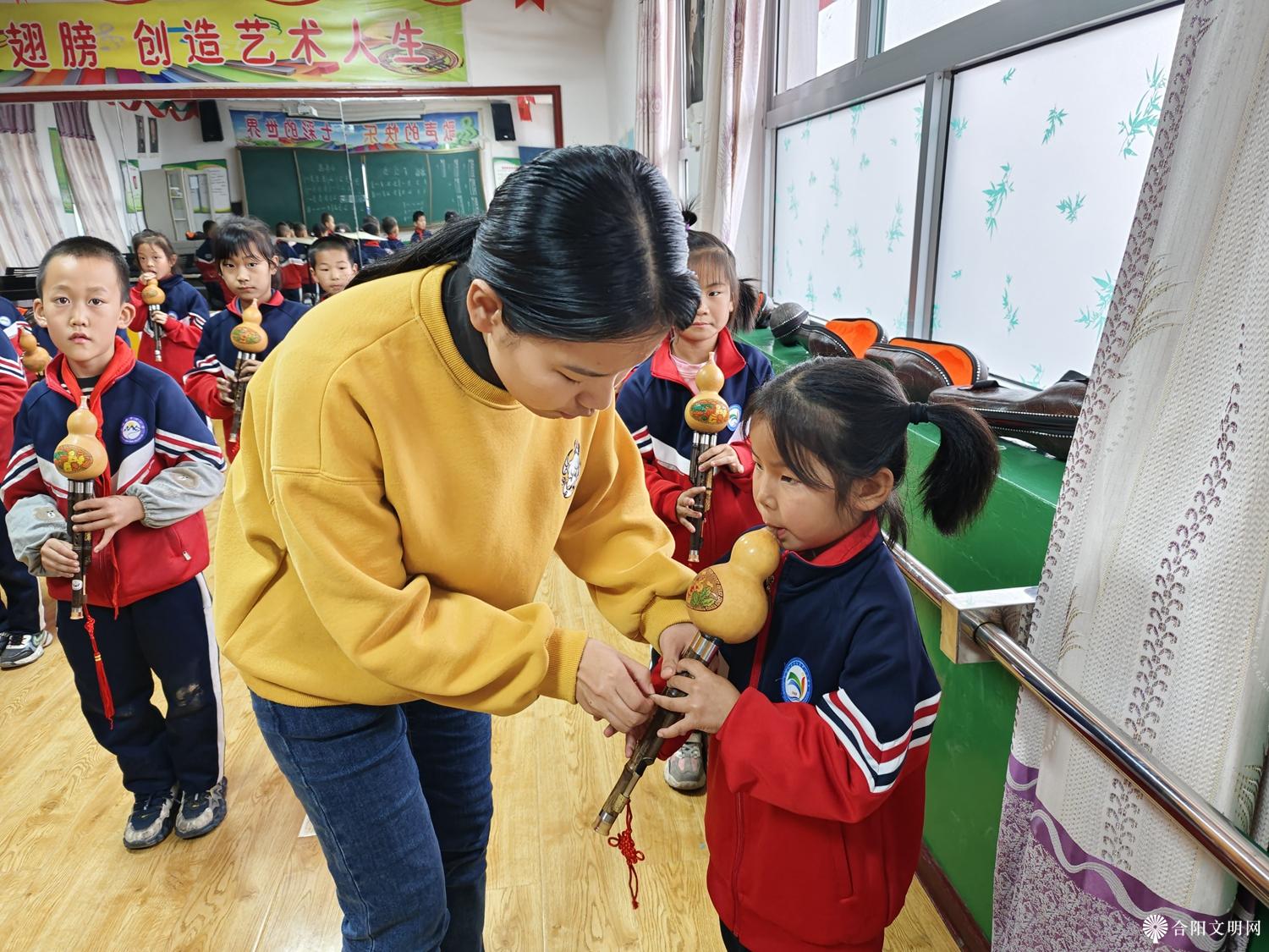 家校同心爱相助   守望成长待花开——记金峪镇九年制学校乡村少年宫家长开放日3 (2)_副本.jpg