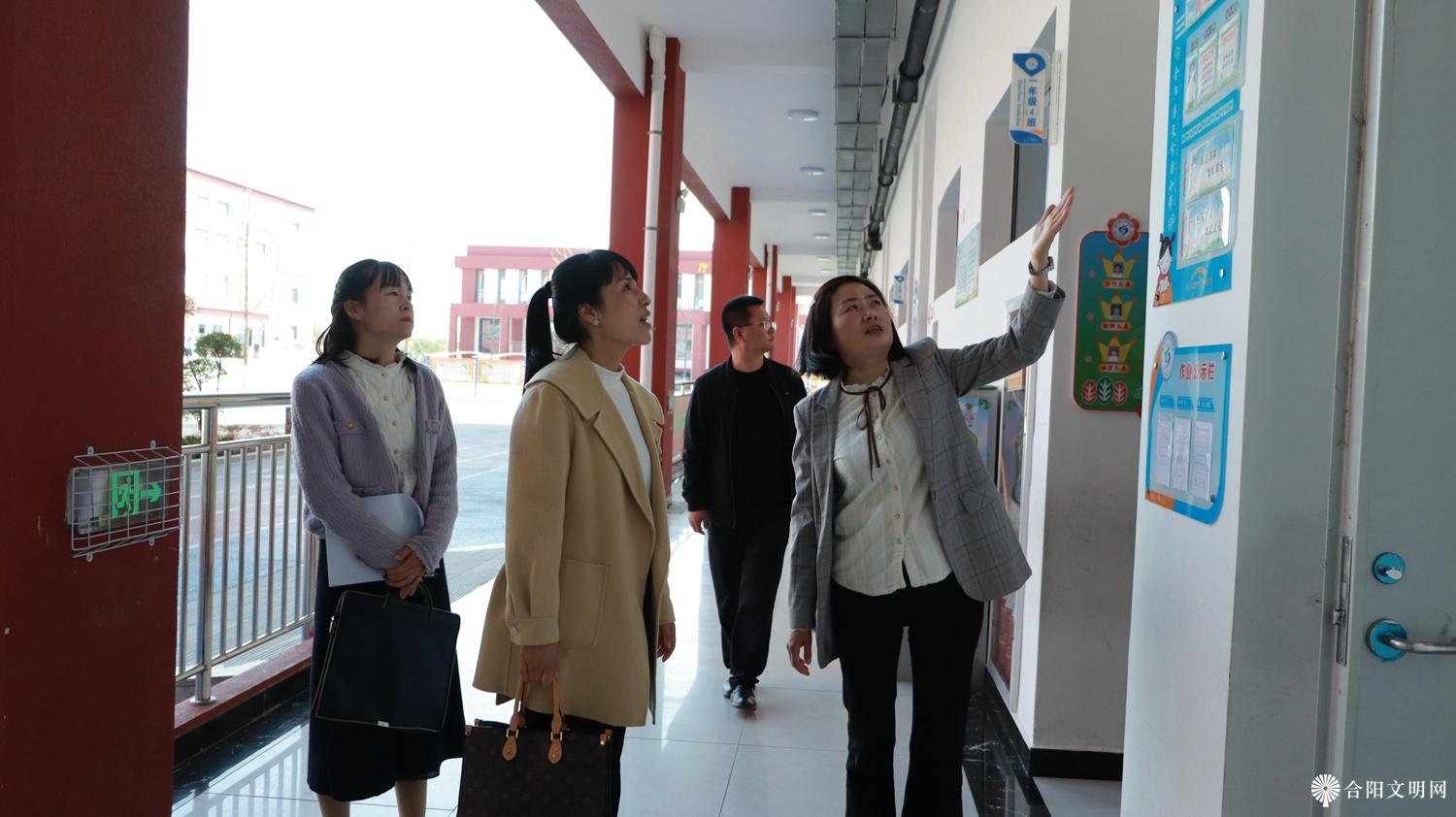 凤凰路小学文明校园环境建设.jpg