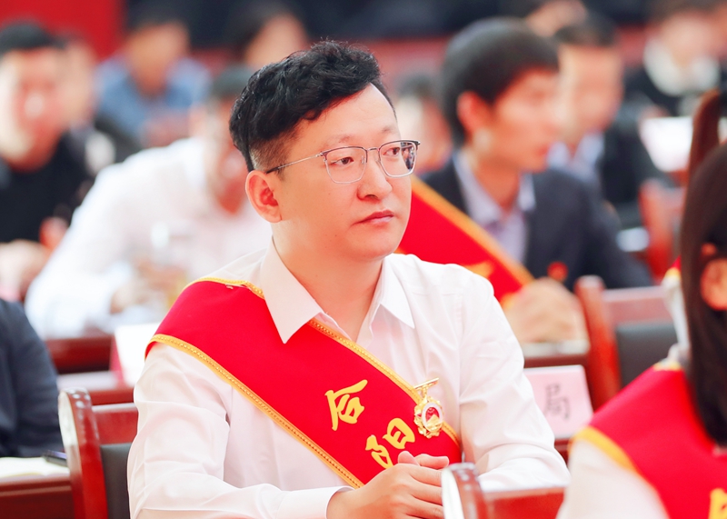 01.刘涛.jpg