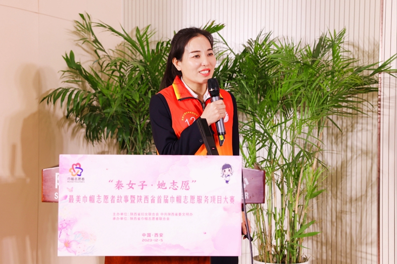 王菊芳.jpg