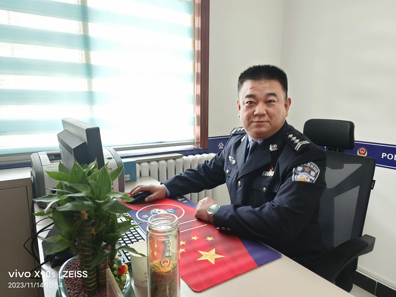 吴刚.jpg